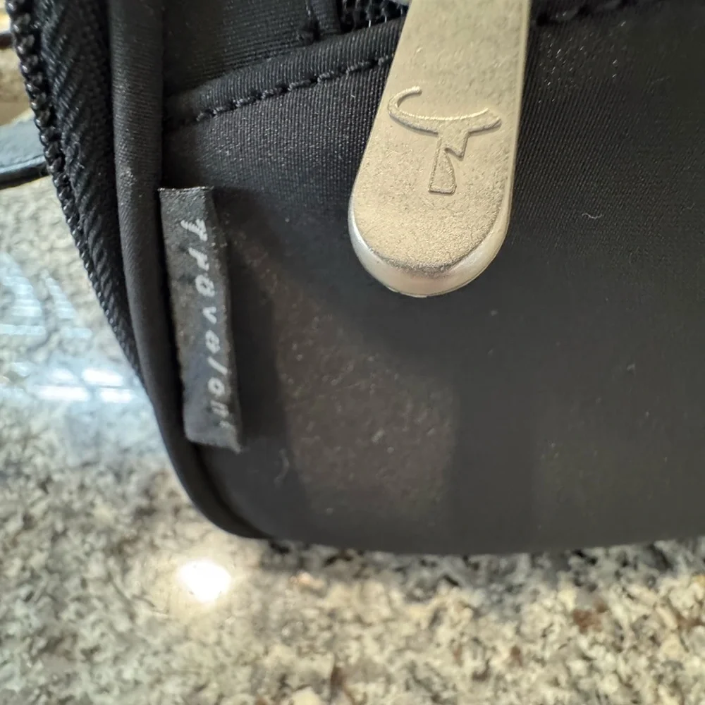 Travelon Black Hanging Toiletry Organizer Travel Bag Multi Pocket Cosmetic Kit